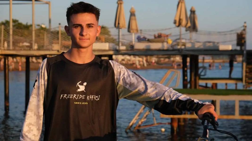 Alanya Semalarında Türk Bayraklı Bisiklet Şovu Nefes Kesti! 4